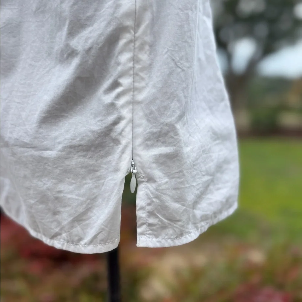 Talbot's sleeveless 100% cotton blouse with unique embroidered yoke - size 8P - Picture 5 of 6